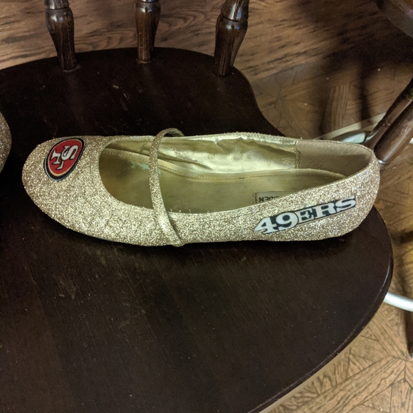 Ladies San Francisco 49ers custom flats - Picture 2 of 3